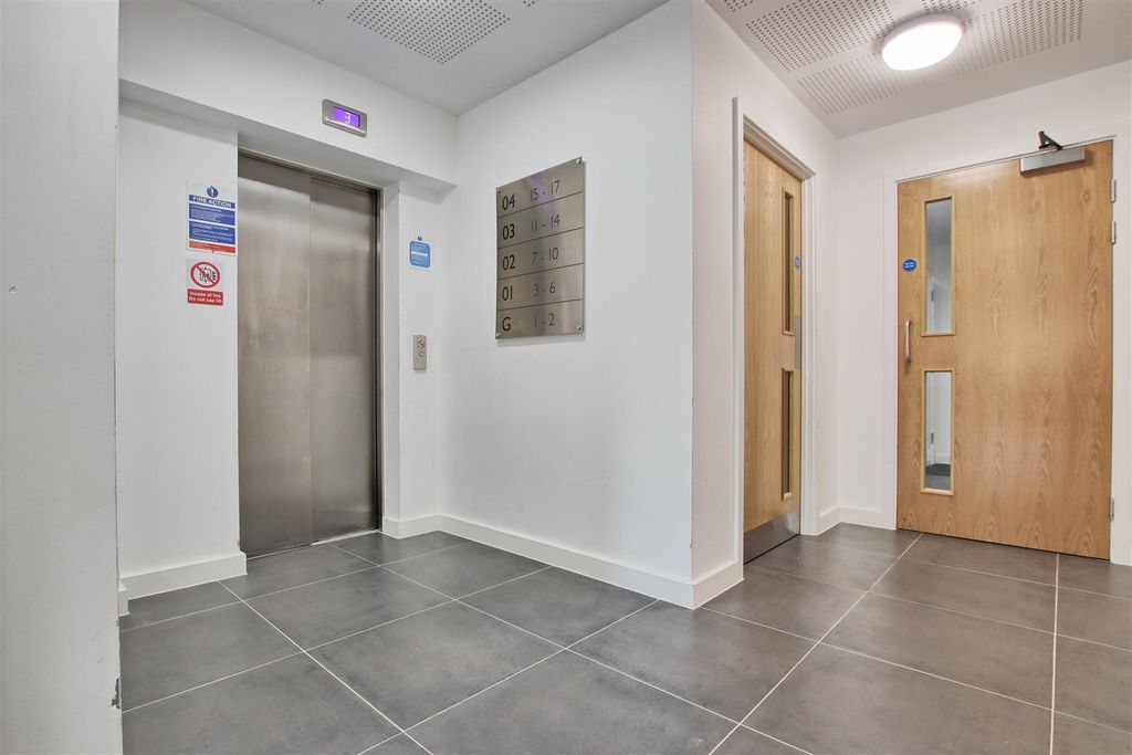 Additional image 16 of 2 bed flat for saleHering Road, Trumpington, Cambridge CB2