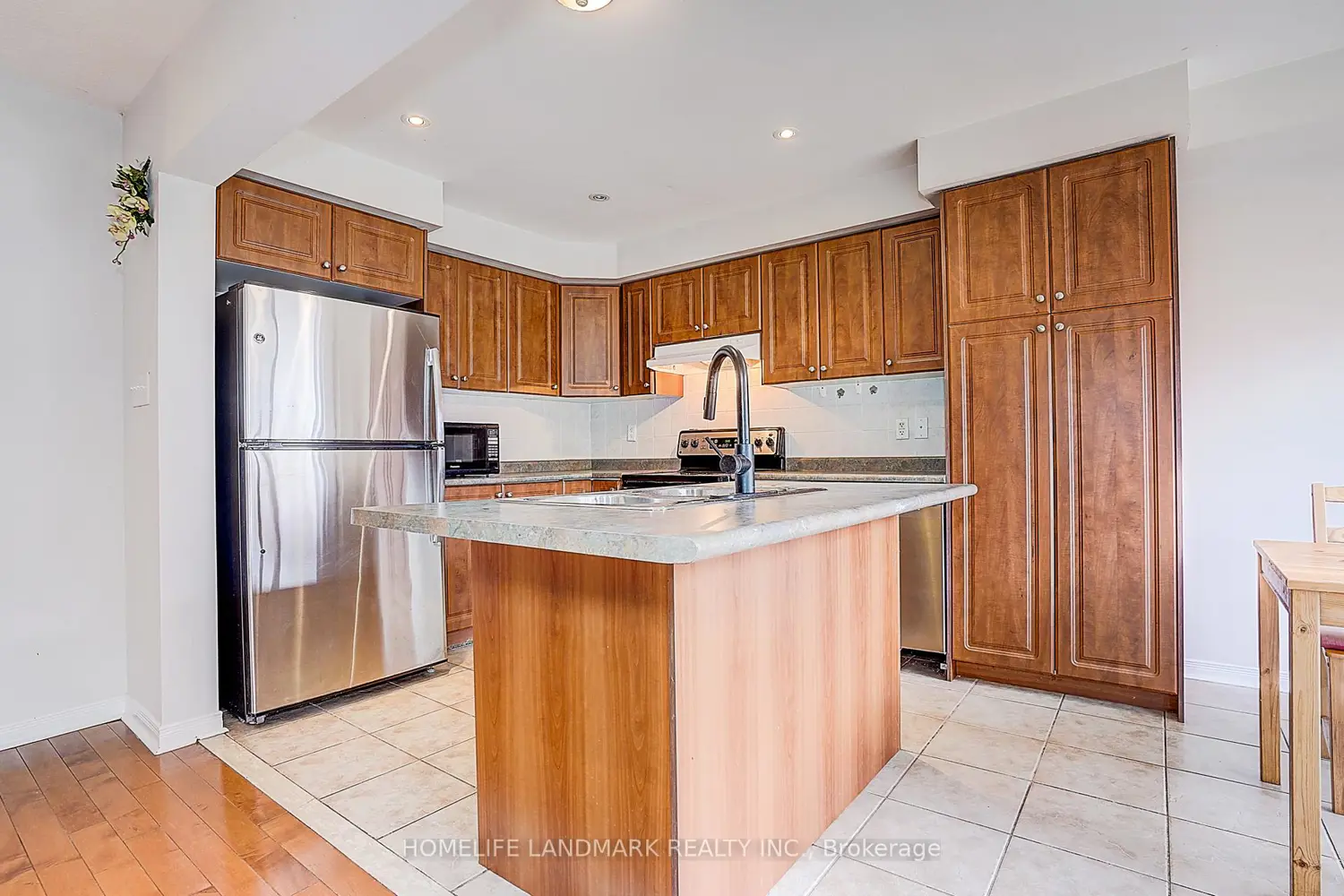 Additional image 7 of 121 Lowther Avenue