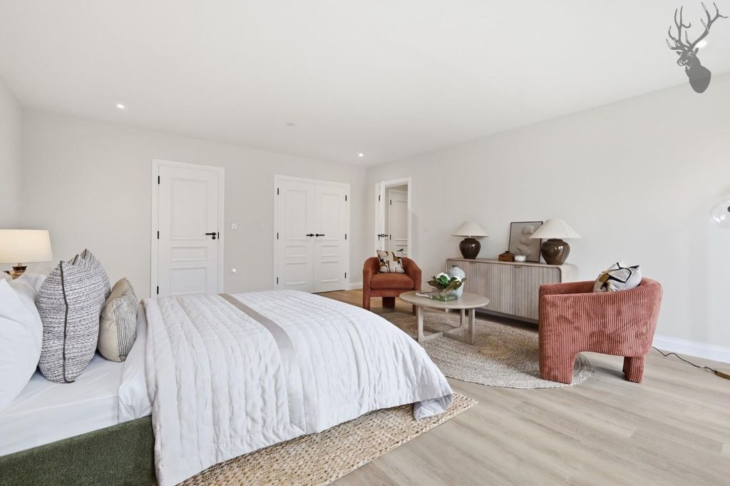 Additional image 12 of 2 bed flat for saleHigh Road, Chigwell IG7