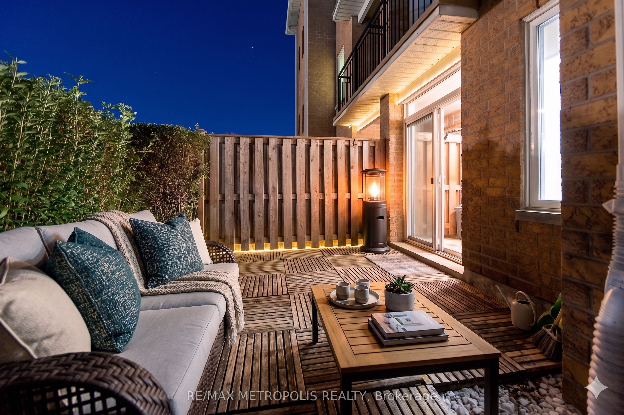 Additional image 6 of 102-128 Aerodrome Crescent, Toronto, ON, M4G 4J2