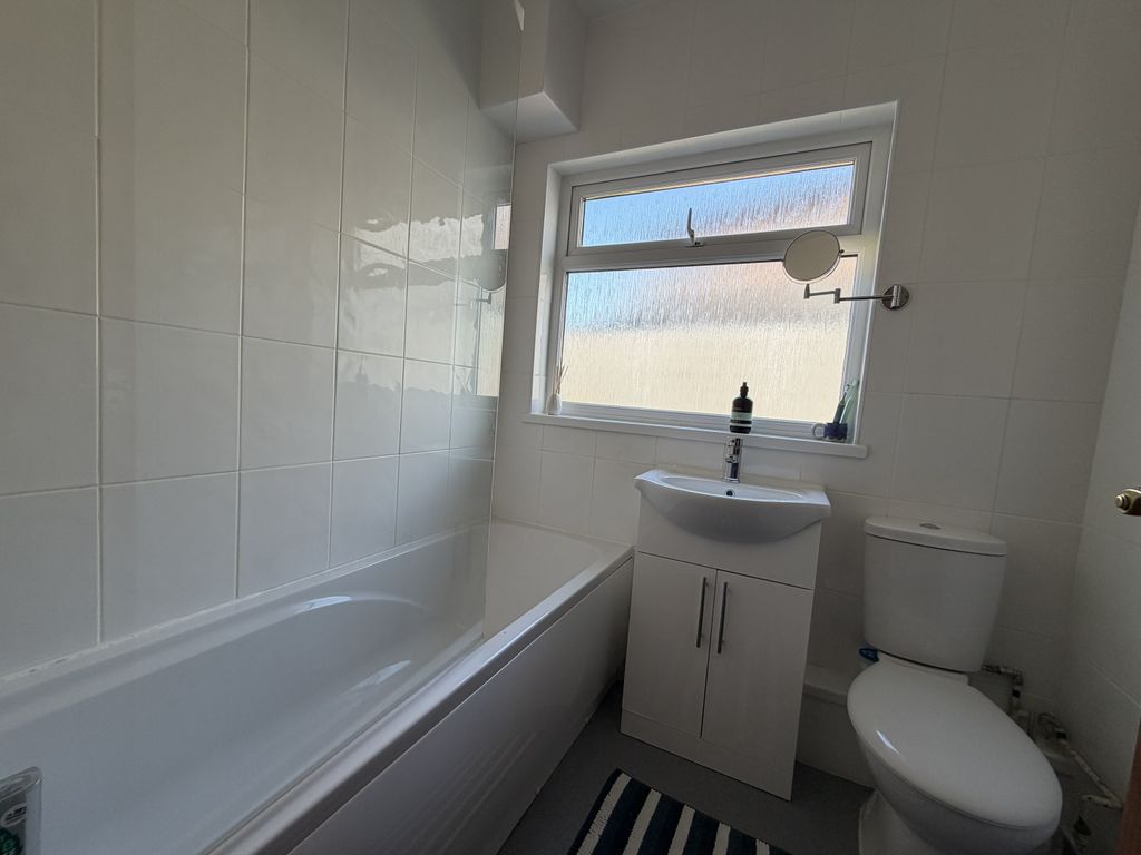Additional image 8 of 4 bed detached house to rentHazel Close, Porthcawl CF36