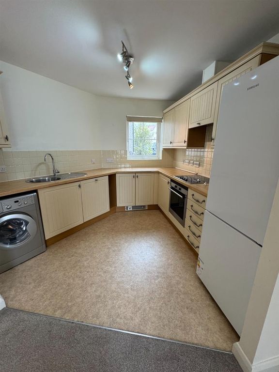 Additional image 3 of 2 bed flat to rentEastcliff, Portishead, Bristol BS20
