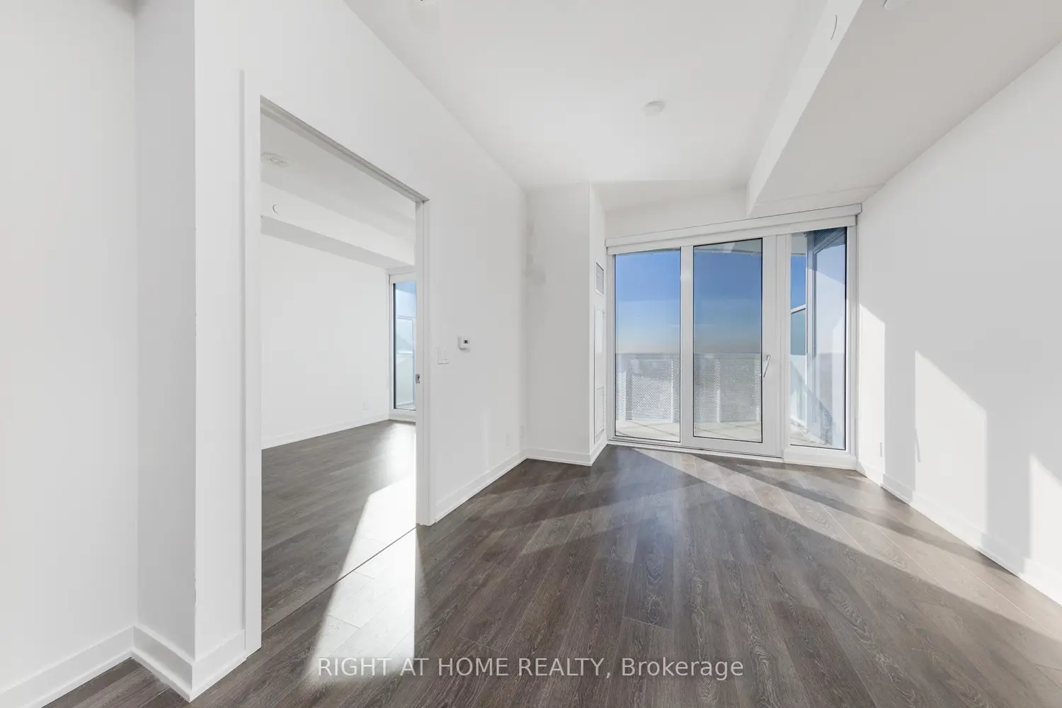 15 Holmes Avenue 2503 photo 3