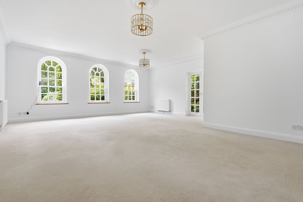 Additional image 12 of 5 bed detached house to rentWellington Avenue, Virginia Water GU25