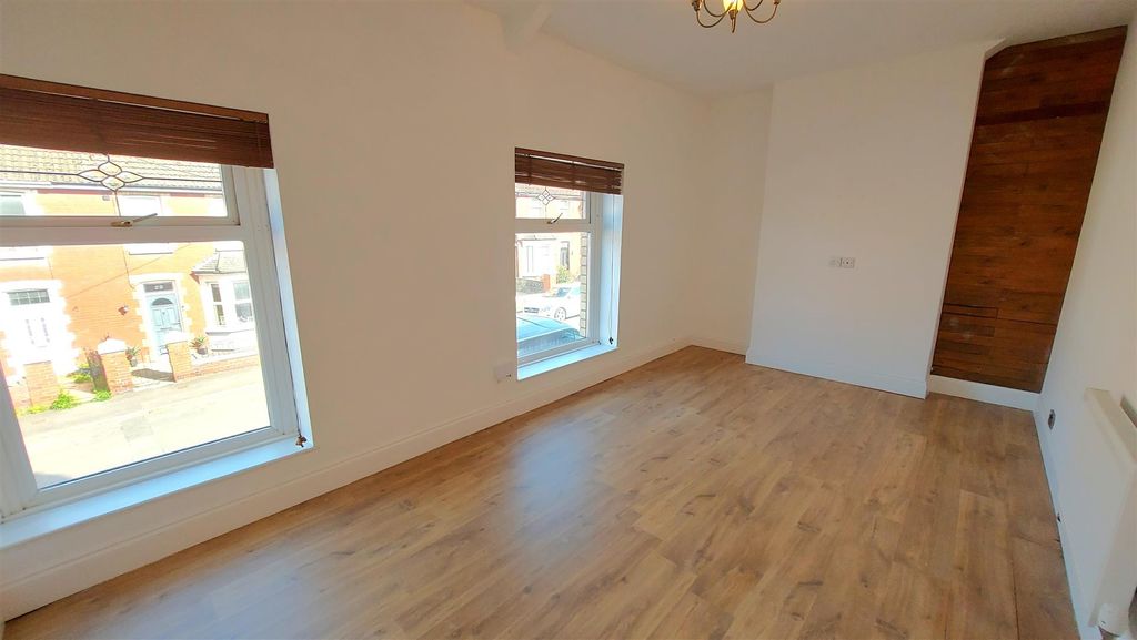 Additional image 5 of 1 bed flat to rentPark Street, Kenfig Hill, Bridgend CF33