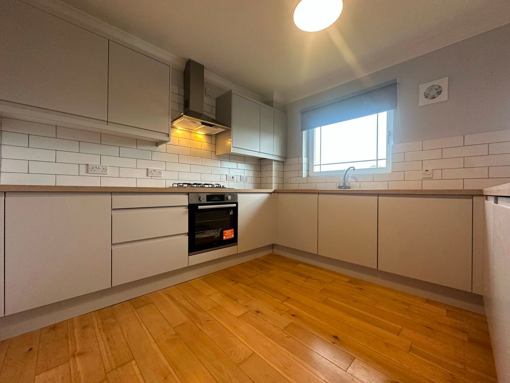 Additional image 4 of 3 bed flat to rentAllands Avenue, Inchinnan, Renfrewshire PA4