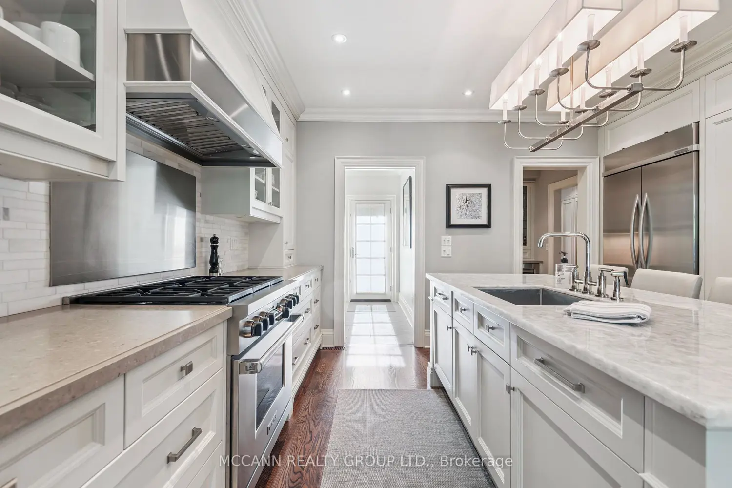 45 Lascelles Boulevard photo 3