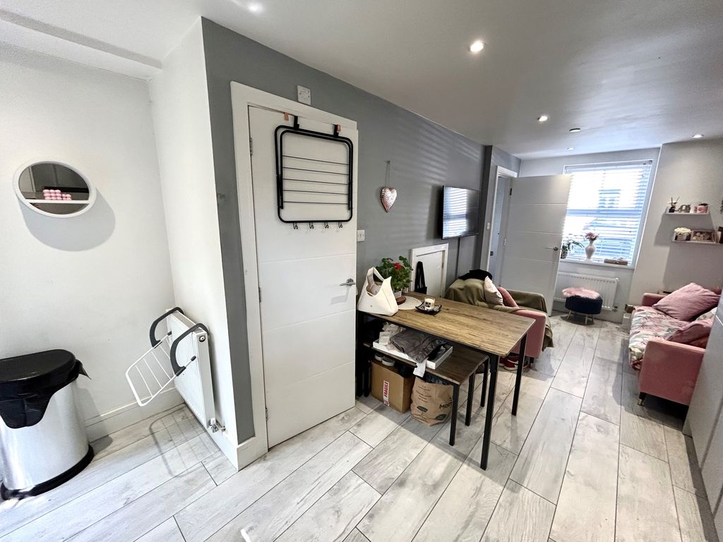Additional image 5 of 3 bed property to rentPlassey Street, Penarth CF64