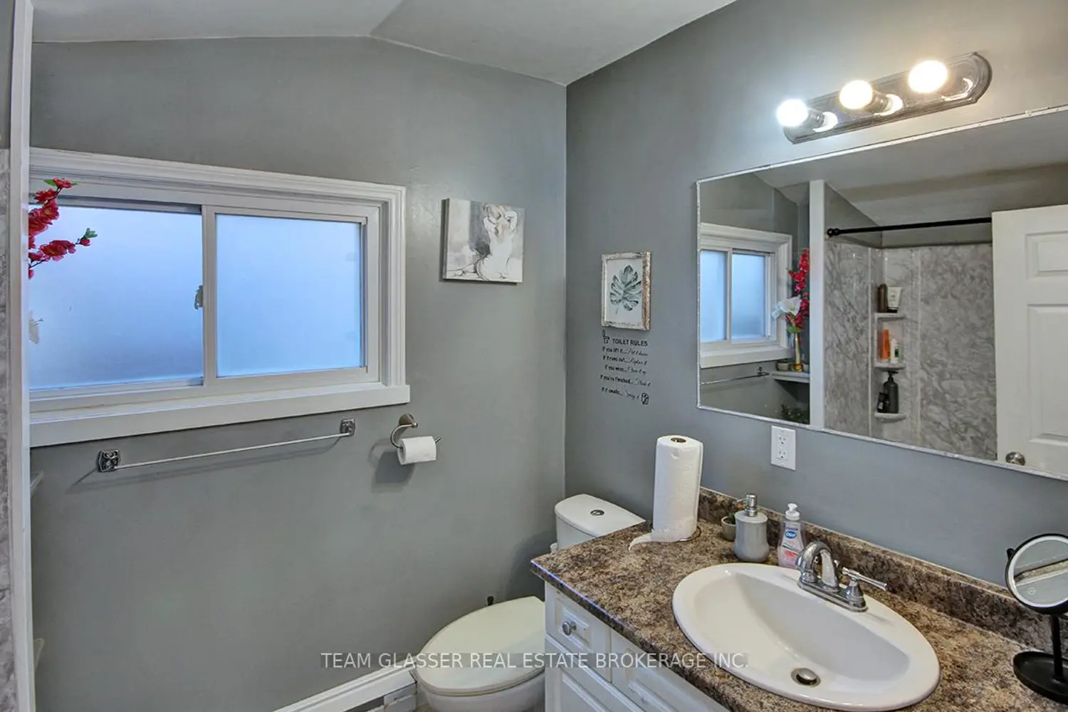 Additional image 11 of 225 Simcoe Street