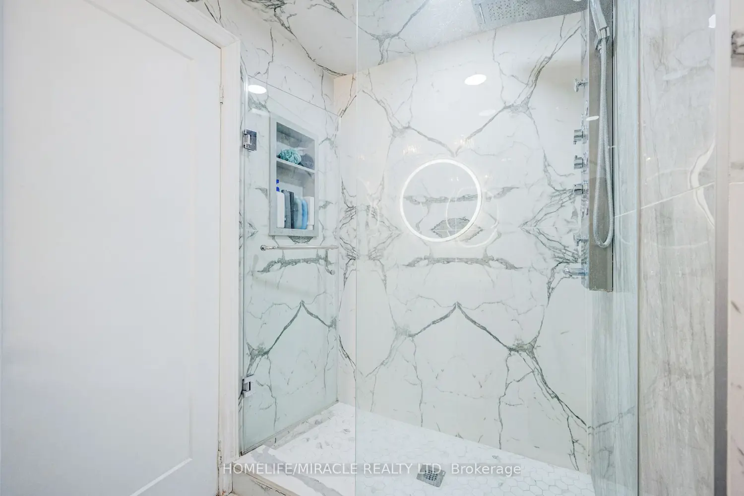 Additional image 10 of 204 Sheraton Court