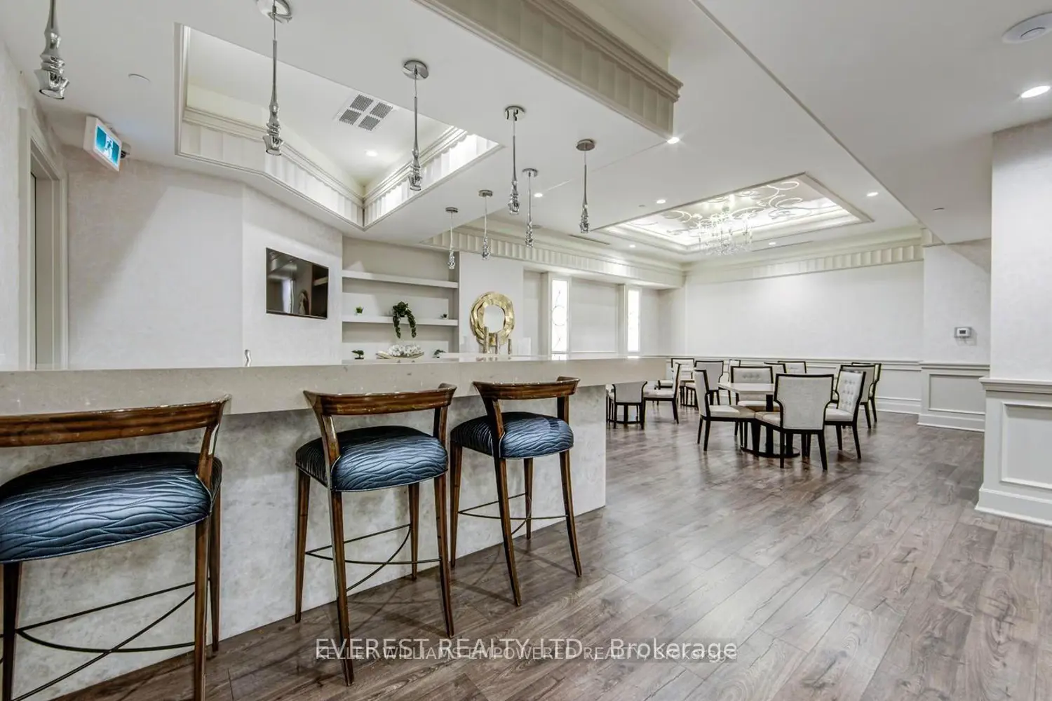 Additional image 16 of 9075 Jane Street 1706