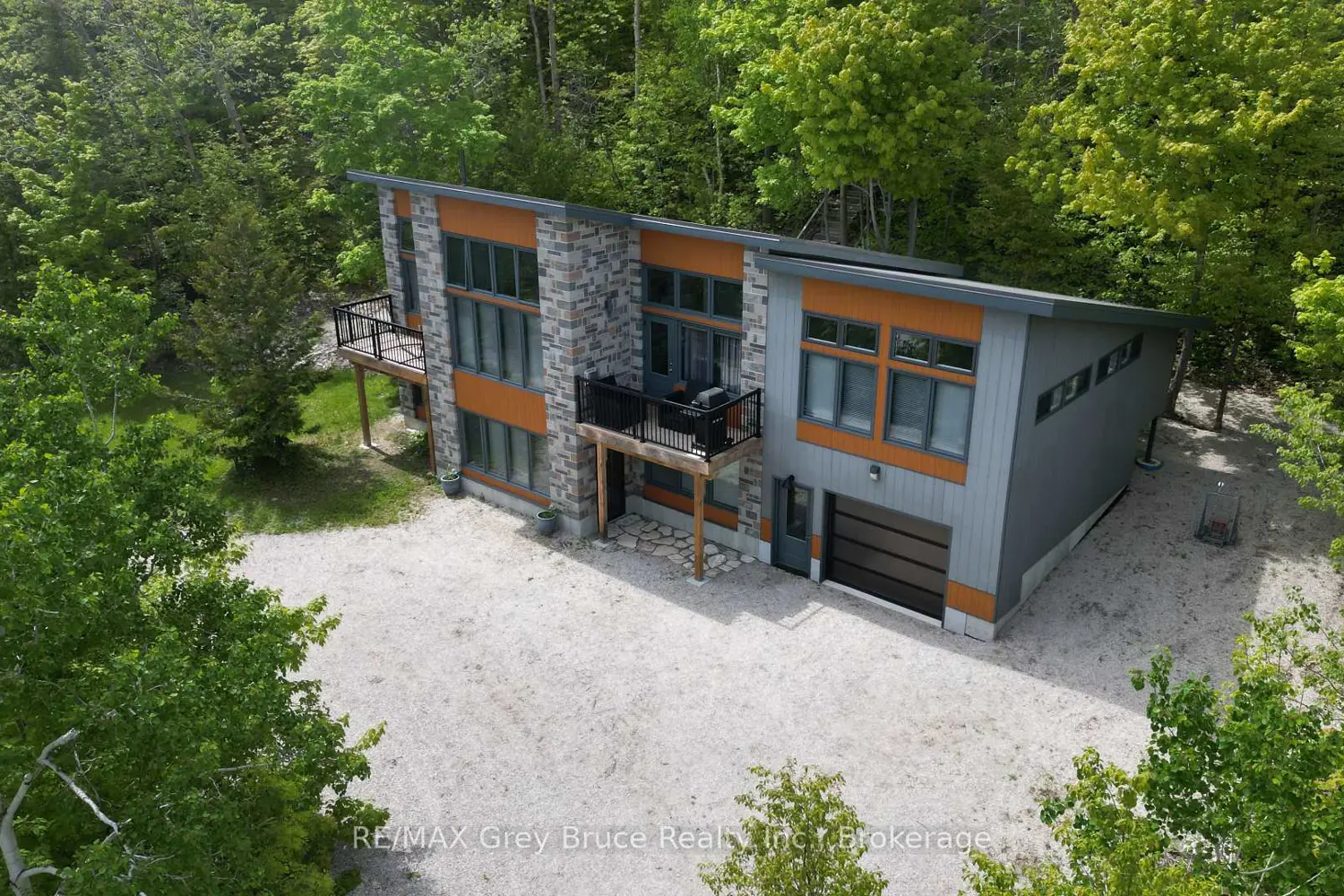 17 Shoreline Drive