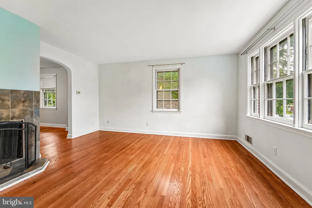 Additional image 9 of 5512 Medwick Garth N, Baltimore, MD 21228