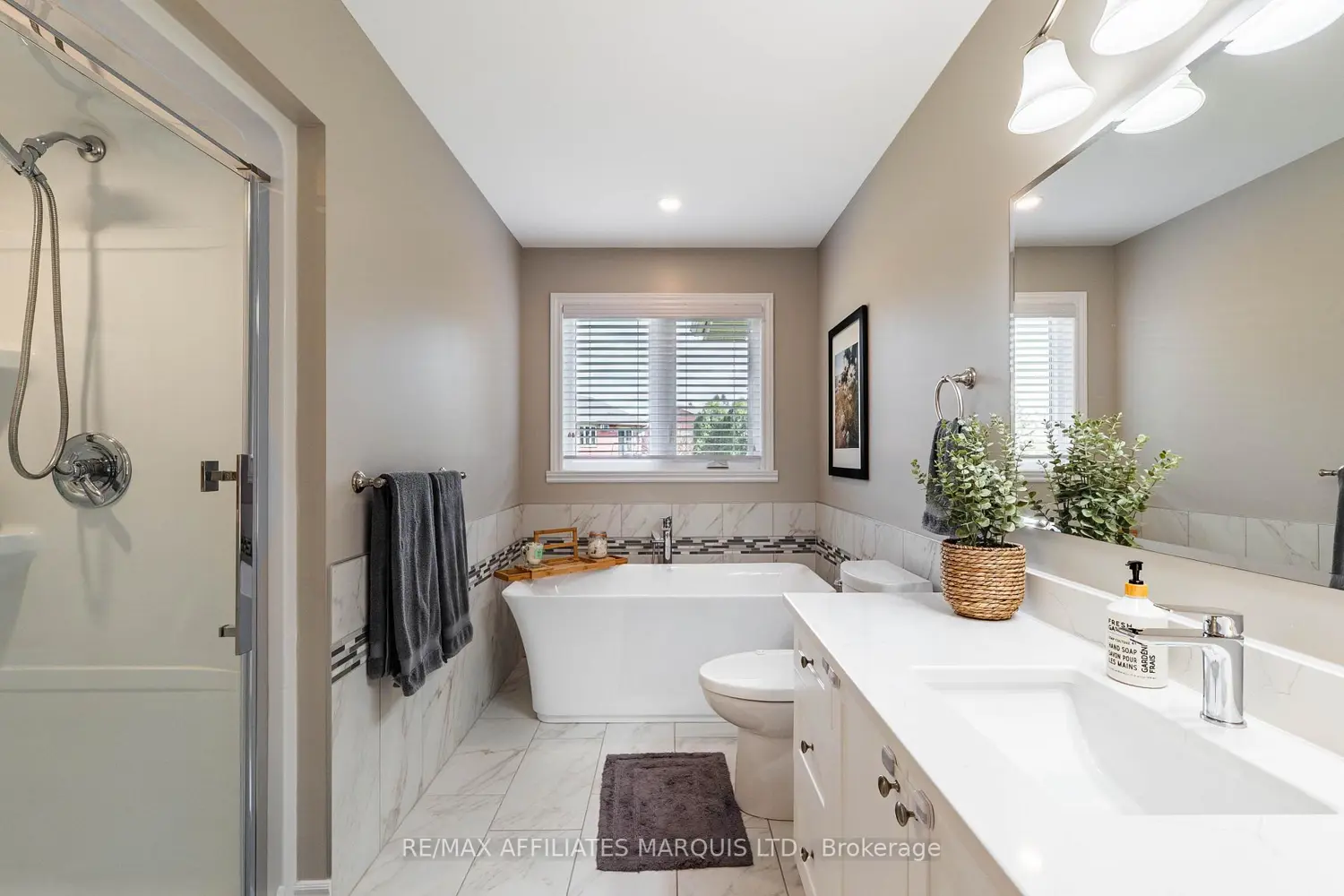 Additional image 8 of 100 Forestdale Crescent