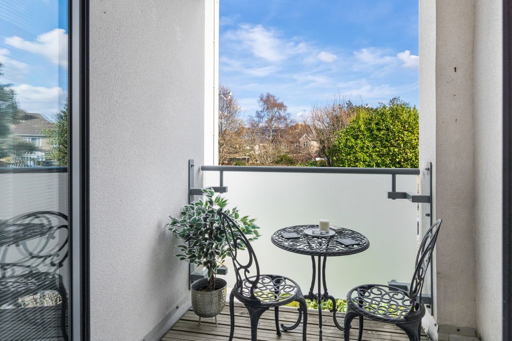 Additional image 9 of 2 bed flat for saleHartley Court, Pittville Circus Road, Pittville, Cheltenham GL52