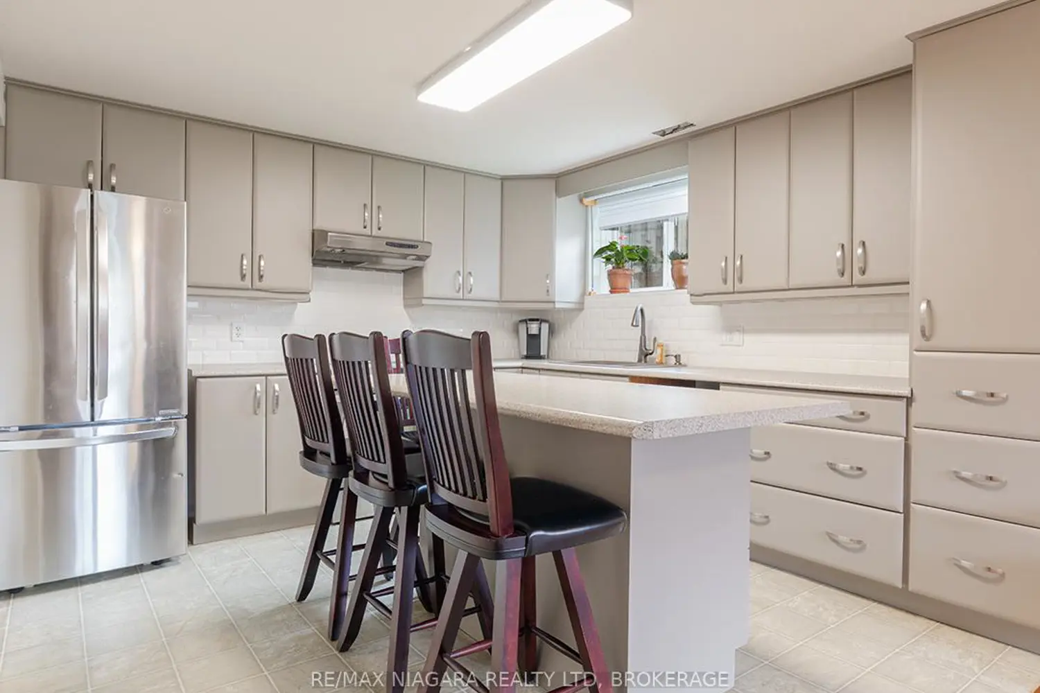 Additional image 8 of 3325 Evadere Avenue