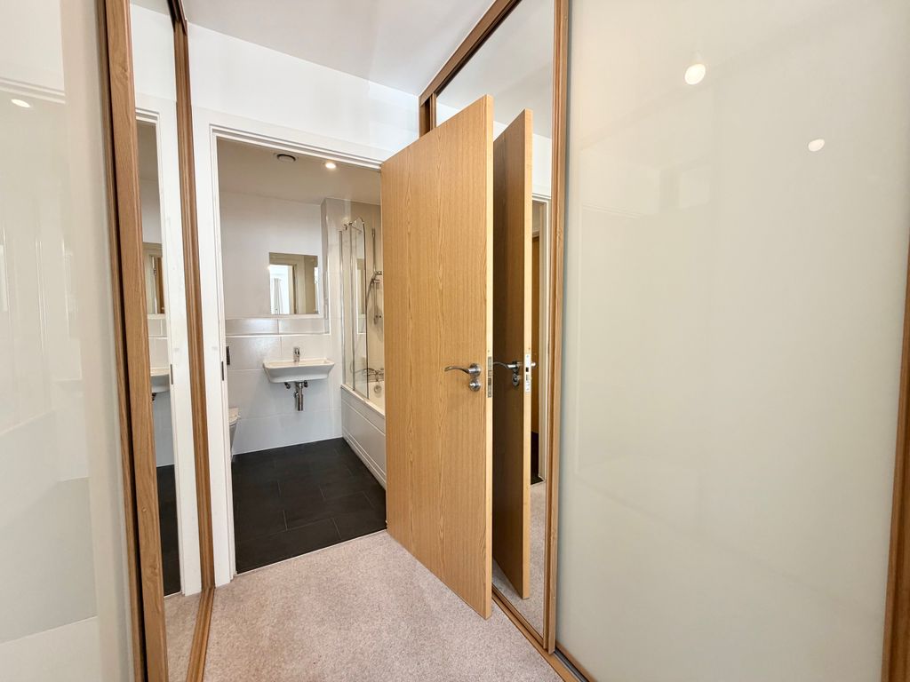 Additional image 9 of 2 bed flat to rentHolmbush Mews, Horsham RH12