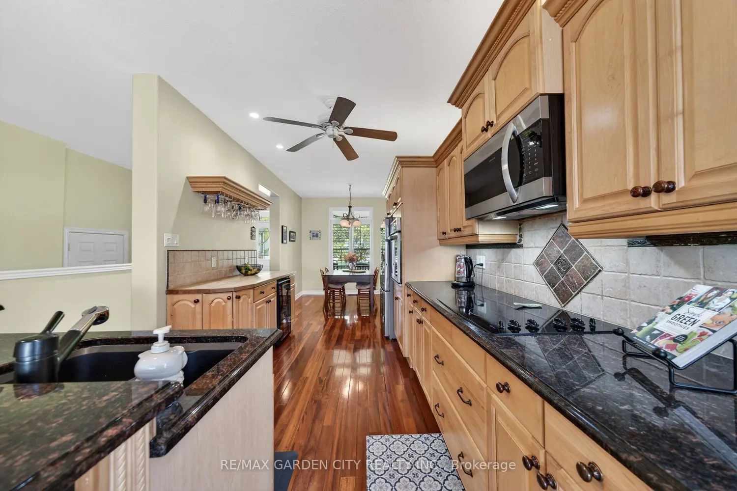 Additional image 3 of 3328 Dustan Street