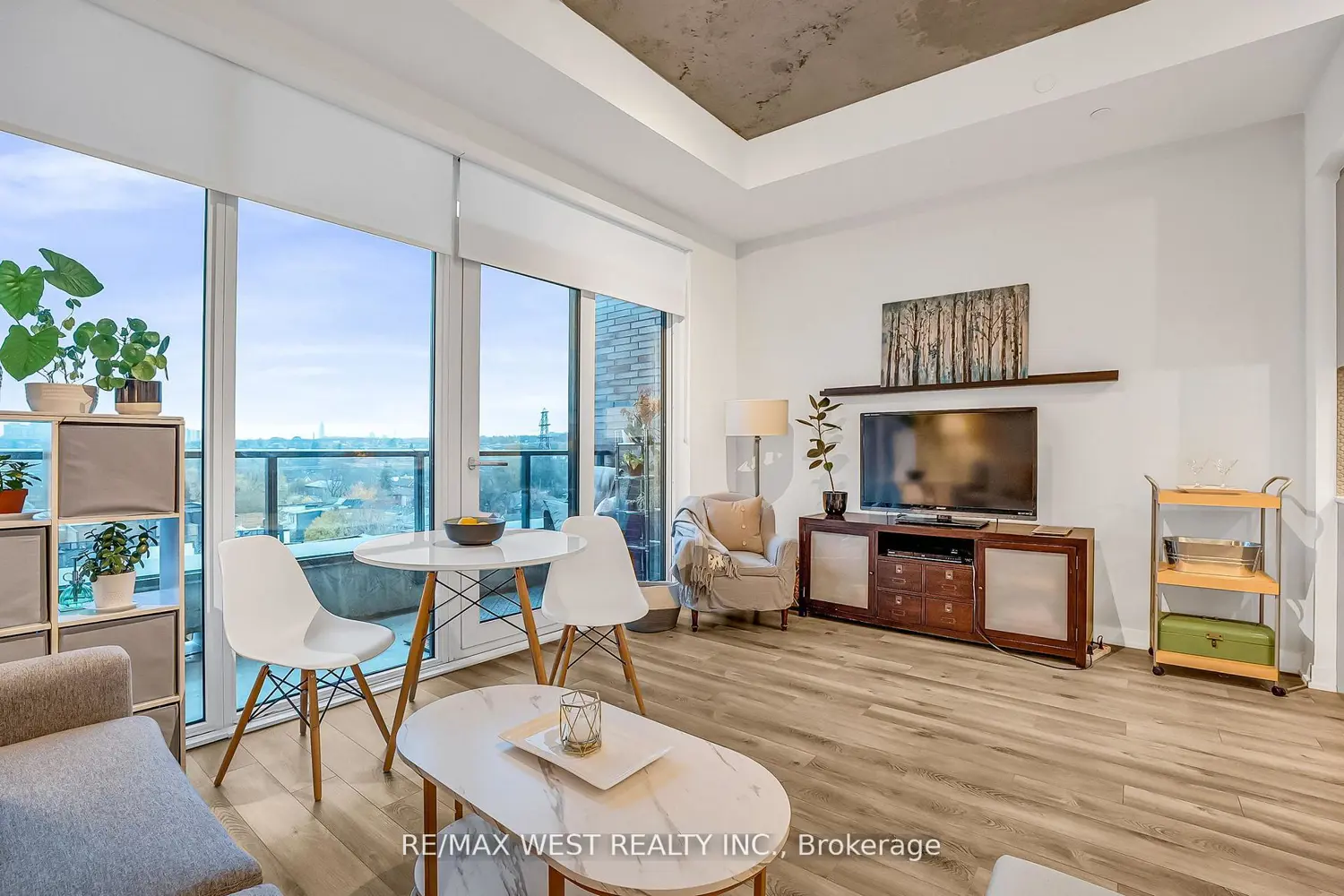 1808 St. Clair Avenue 617
