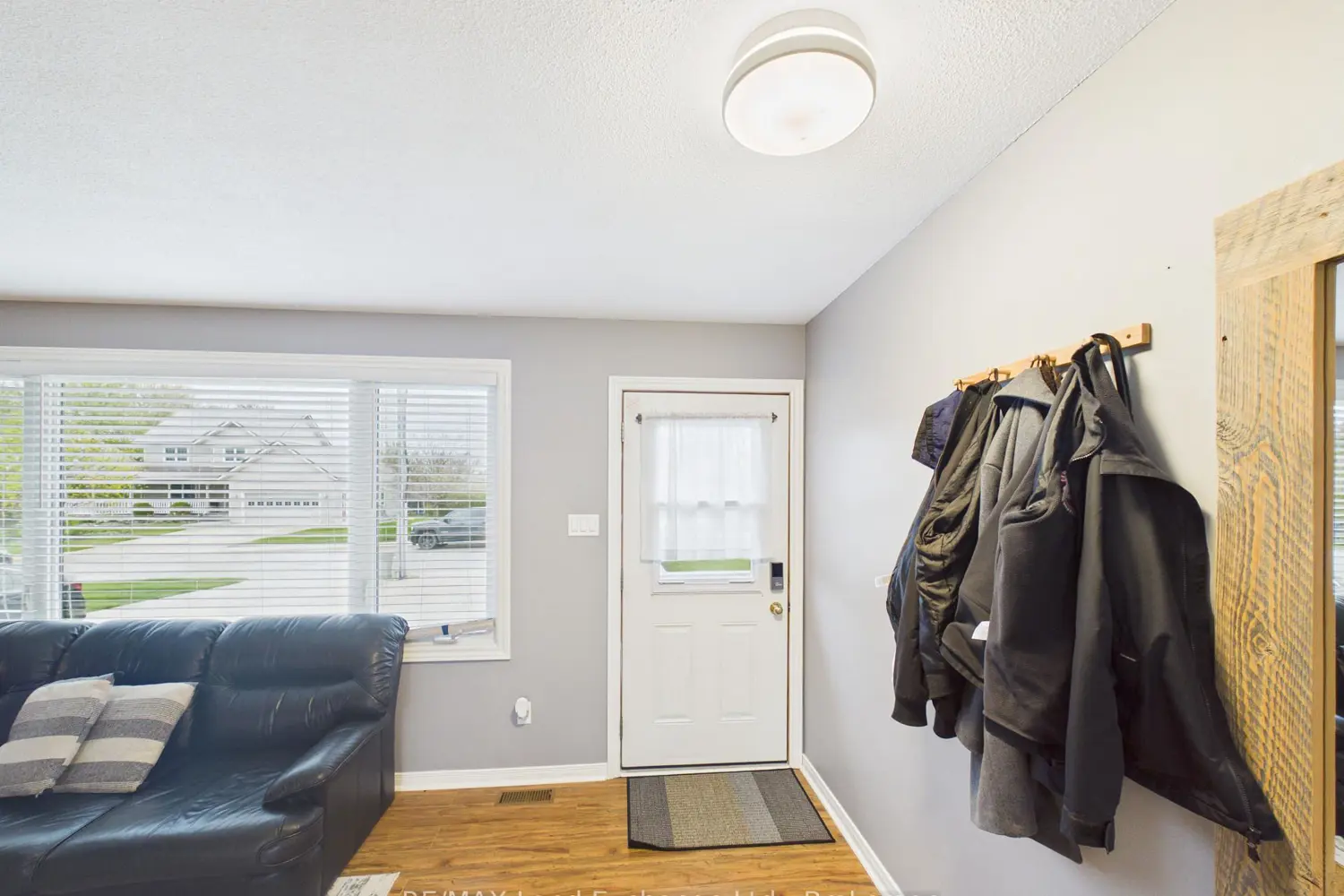 490 St Albert Street photo 5