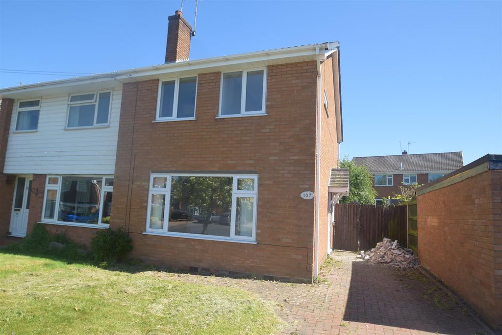 4 bed semi-detached house to rentSt. Andrews Way, Church Aston, Newport TF10
