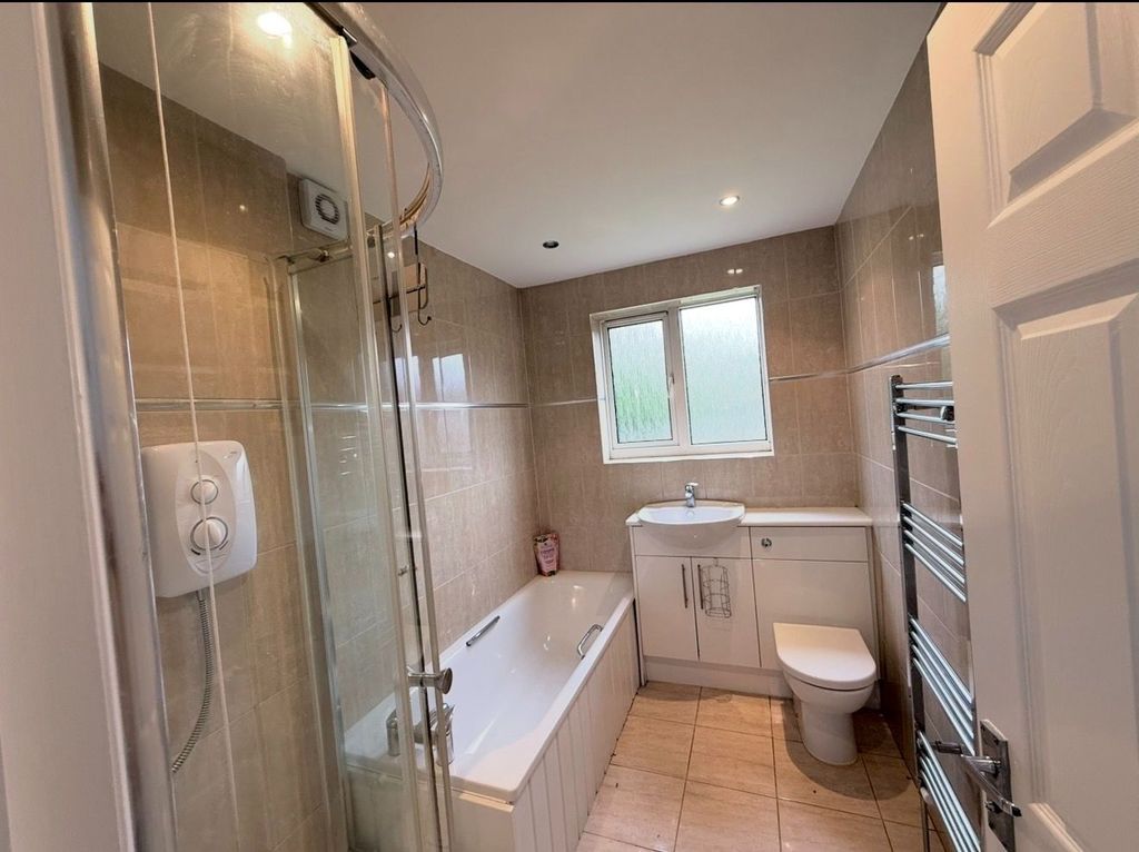 Additional image 2 of 3 bed detached house to rentAcademy Place, Bannockburn, Stirling FK7