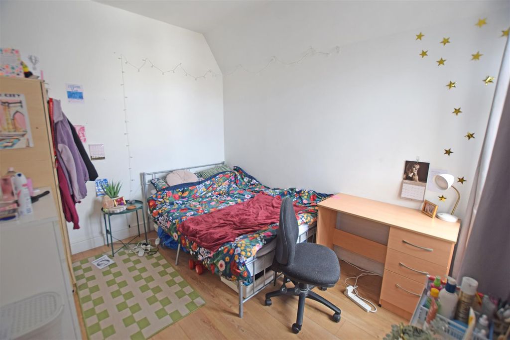 Additional image 7 of 6 bed terraced house to rentLlanishen Street, Heath, Cardiff CF14