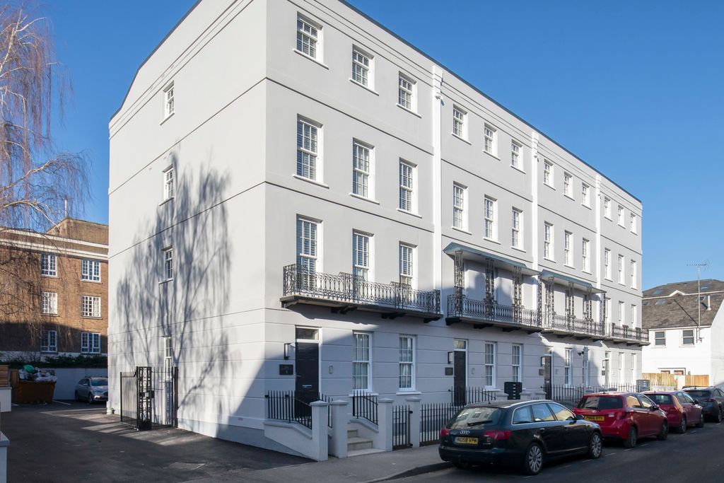 Additional image 8 of 2 bed flat to rentBuckingham Court, Wellington Street, Cheltenham GL50