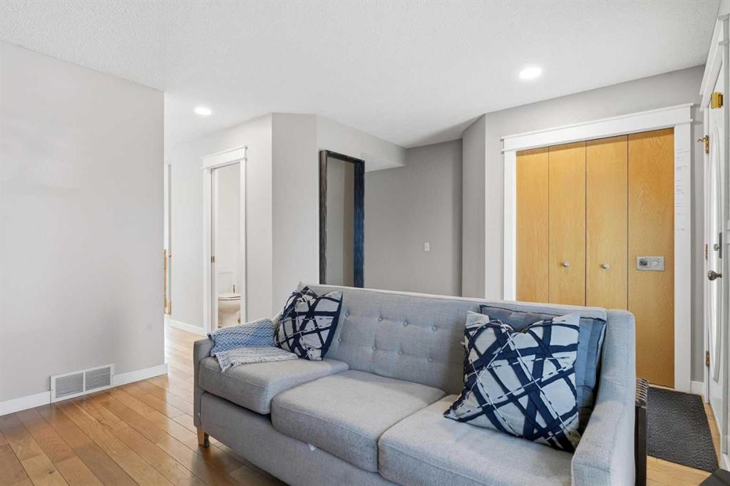Additional image 4 of 22 Covewood Place NE, Calgary, AB, T3K 4V8