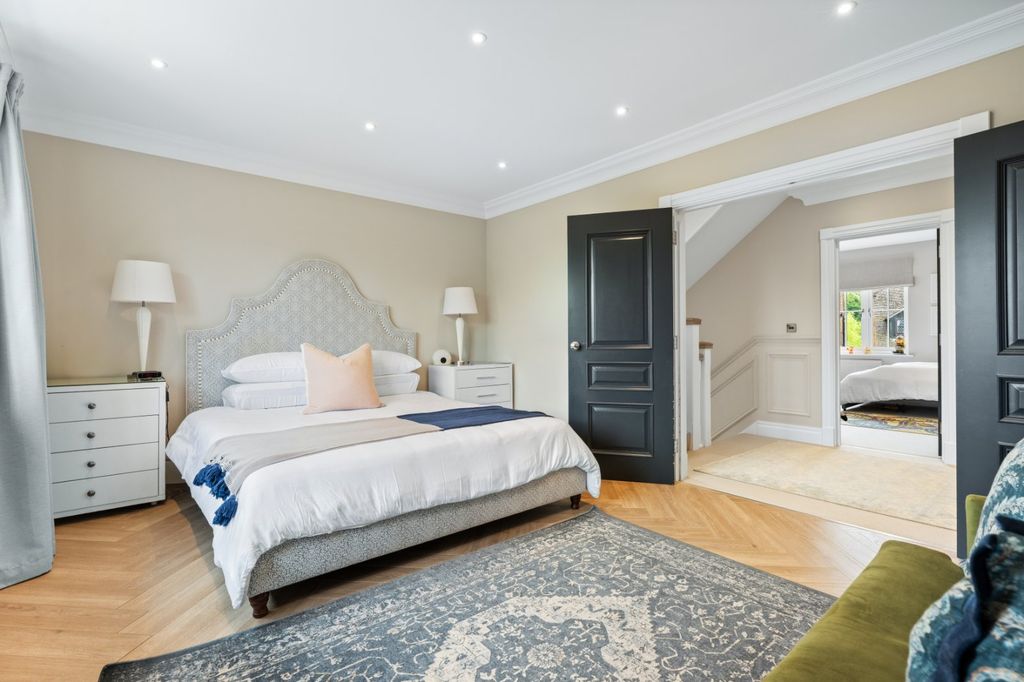 Additional image 11 of 4 bed country house for saleKingswood Avenue, Penn, Buckinghamshire HP10