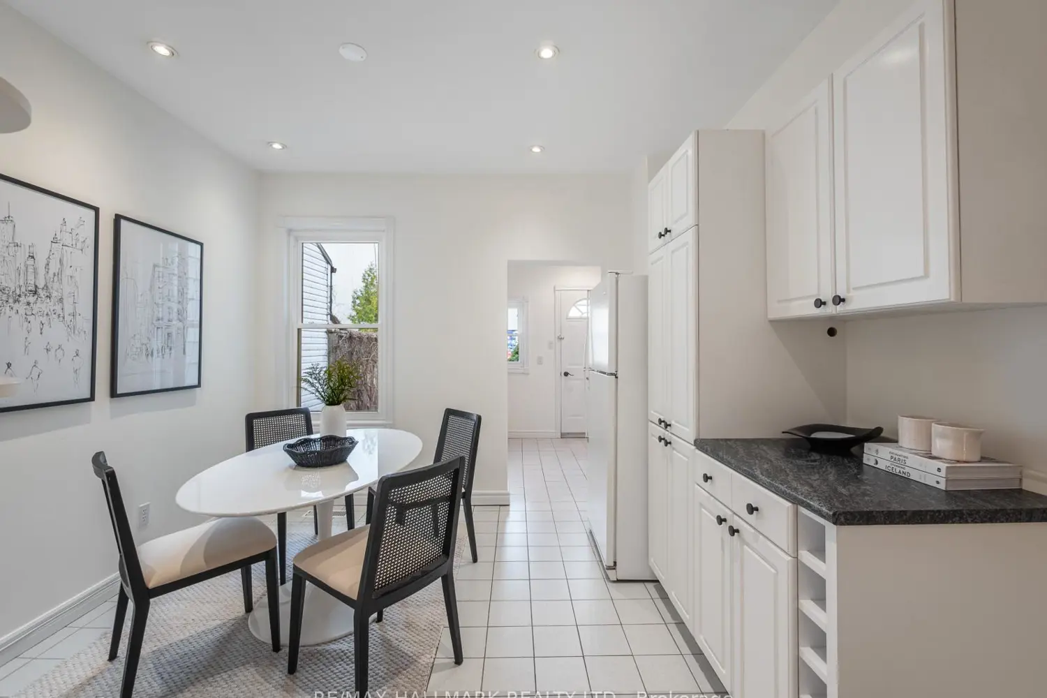 797 Carlaw Avenue photo 2