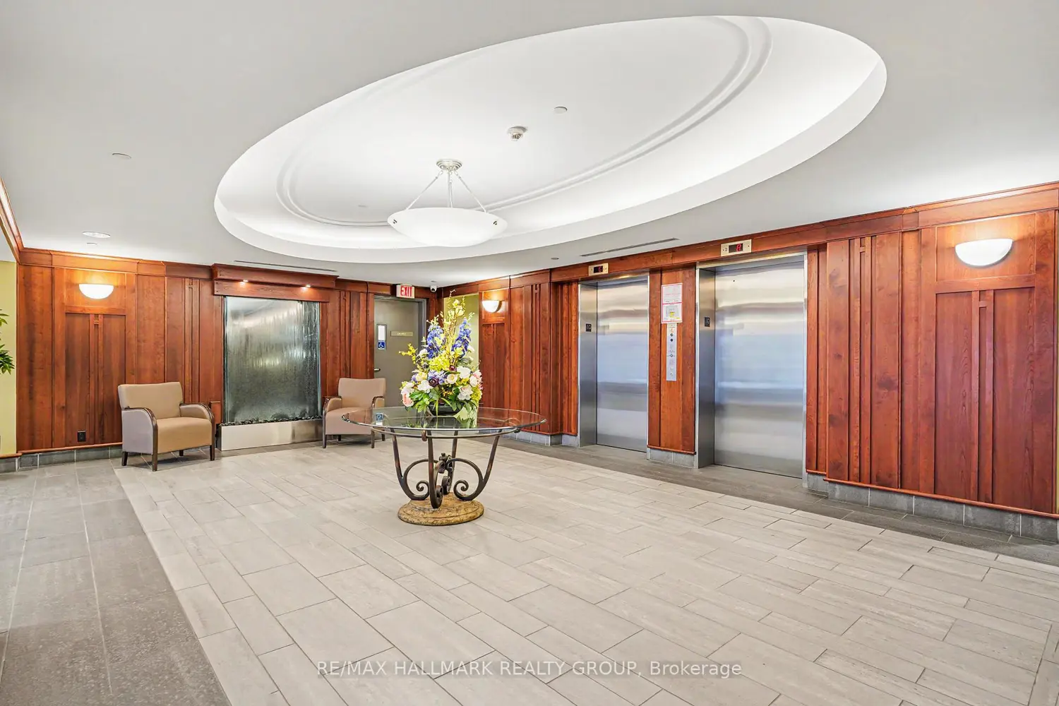 136 Darlington Private 702 photo 2