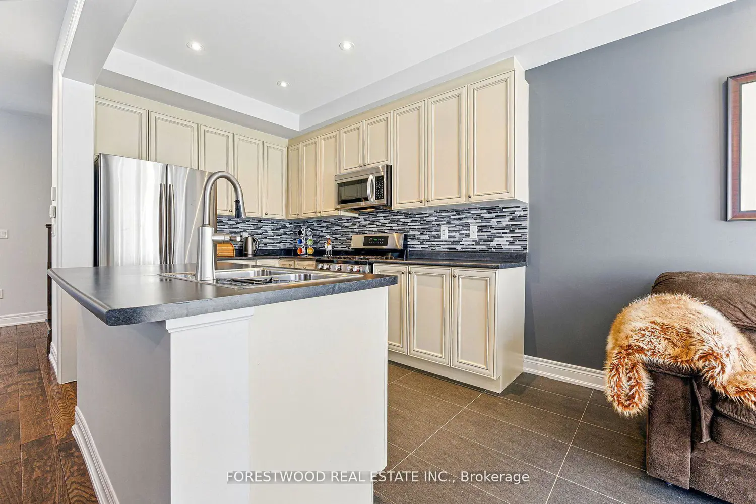 Additional image 4 of 634 Sweetwater Crescent