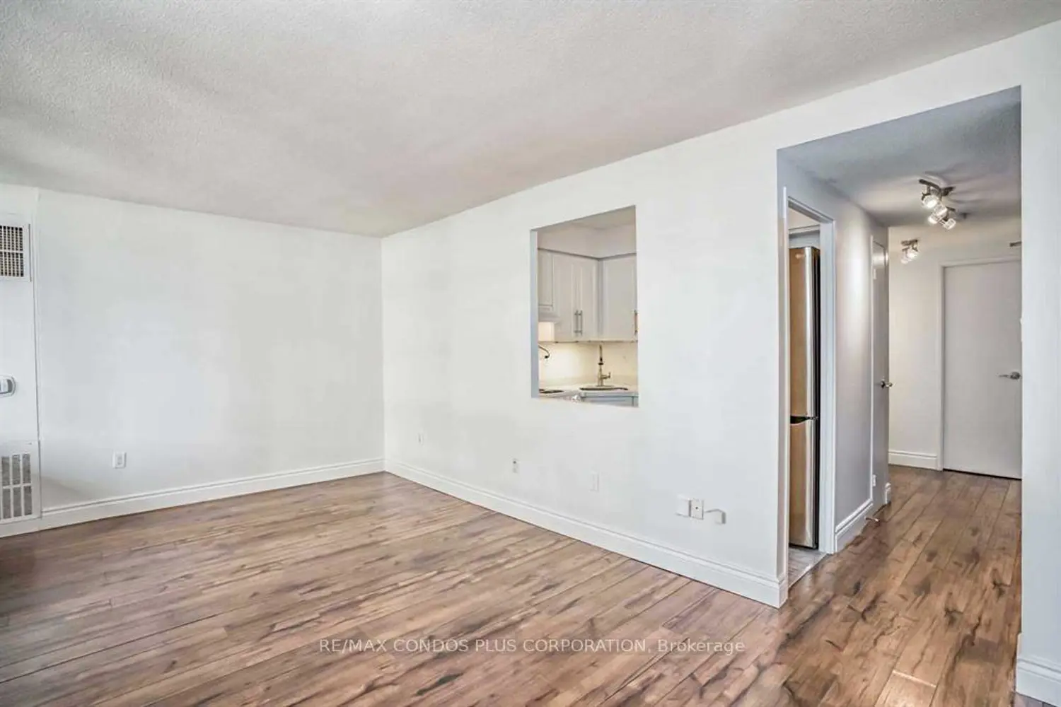 720 Spadina Avenue 1011 photo 4