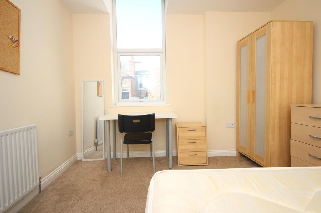 Additional image 9 of 6 bed maisonette to rentHolmwood Grove, Jesmond, Newcastle Upon Tyne NE2