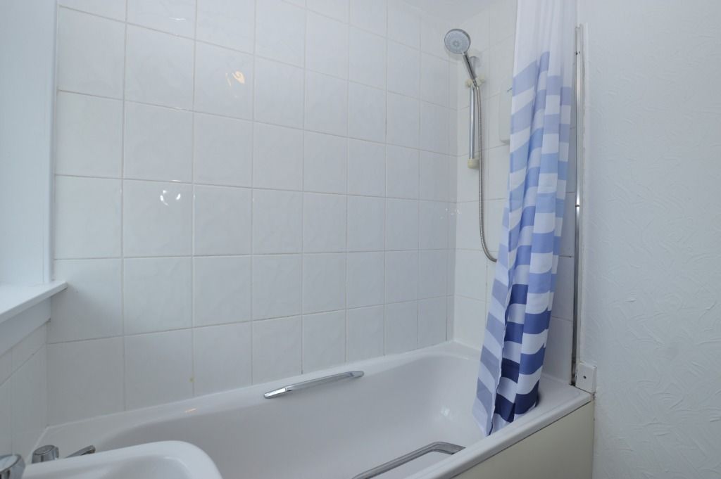 Additional image 10 of 3 bed terraced house to rentReid Place, Glenrothes KY6