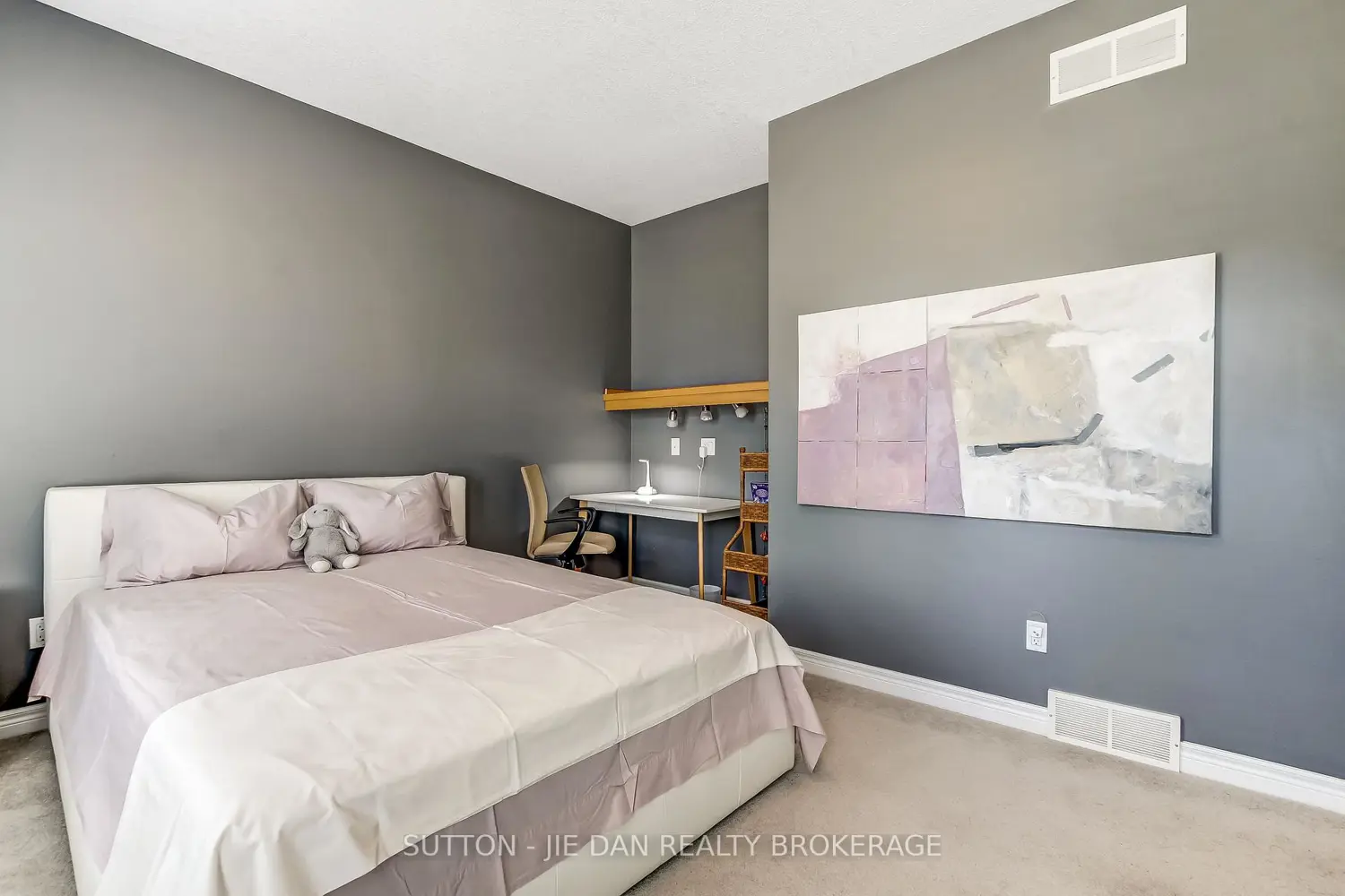 Additional image 9 of 631 Whitehaven Crescent