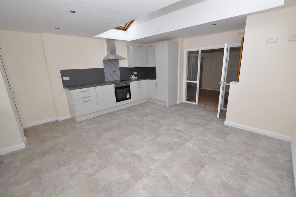 Additional image 6 of 3 bed terraced house to rentSpring Gardens, Whitland SA34