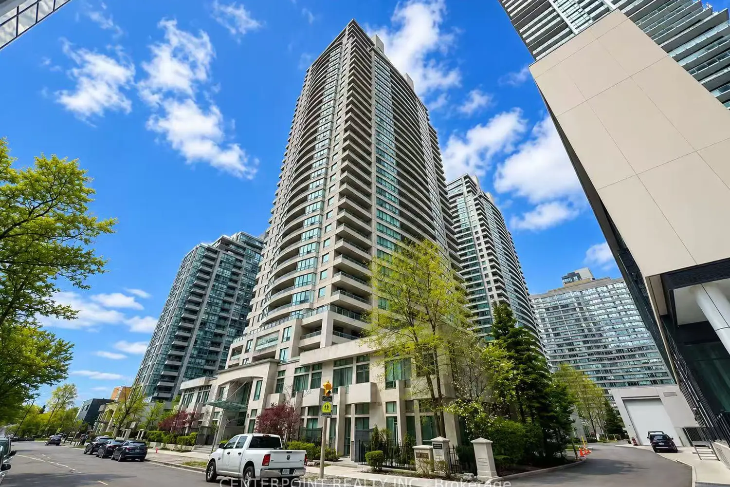 23 Hollywood Avenue 2001