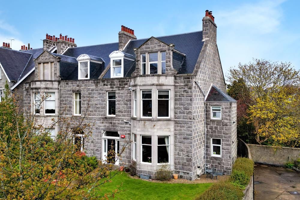 6 bed semi-detached house to rentRubislaw Den North, Aberdeen AB15