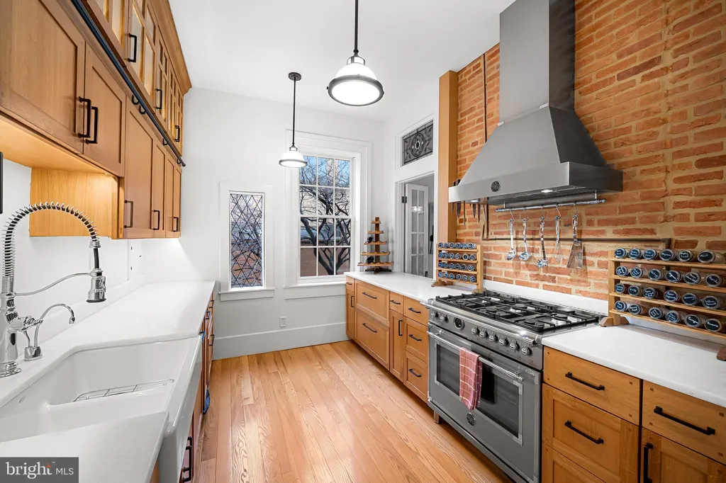 Additional image 18 of 16 W Read Street, Baltimore, MD 21201
