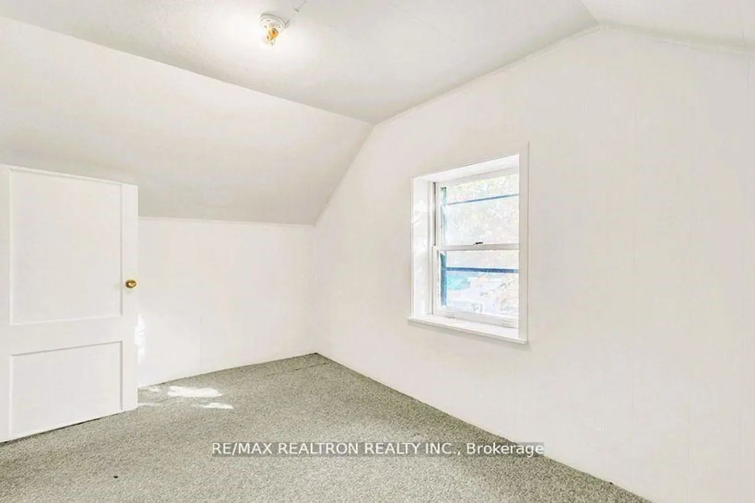 Additional image 11 of 16958 Bayview Avenue