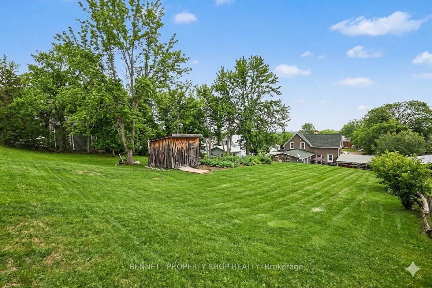 827 River Road photo 5