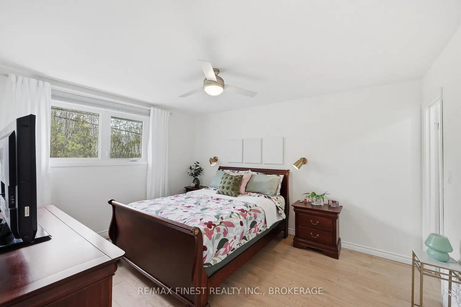 Additional image 6 of 902 Pembridge Crescent