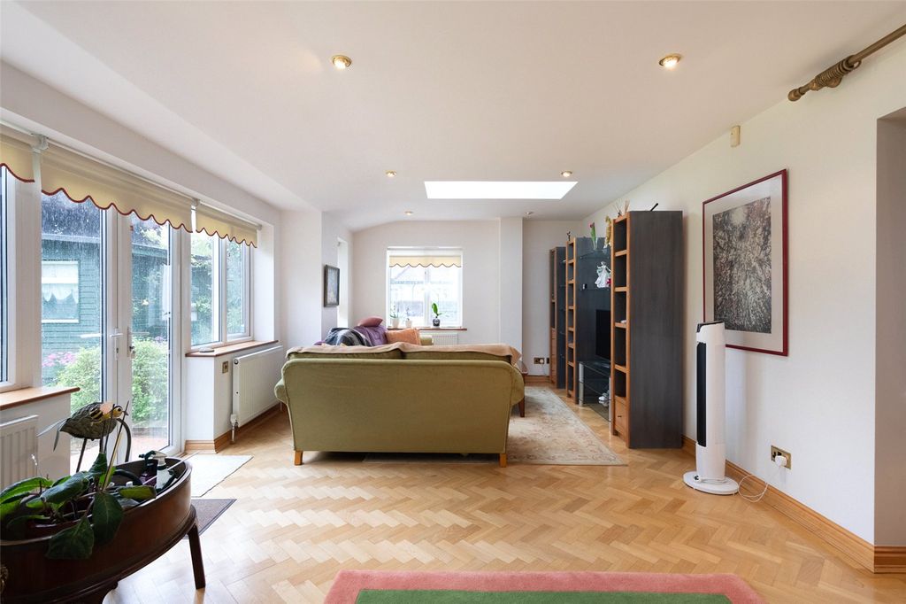 Additional image 7 of 5 bed detached house to rentBarrow Road, Cambridge, Cambridgeshire CB2