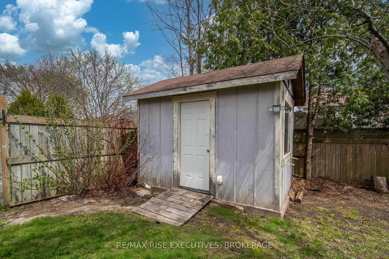 Additional image 17 of 984 Waterbury Crescent