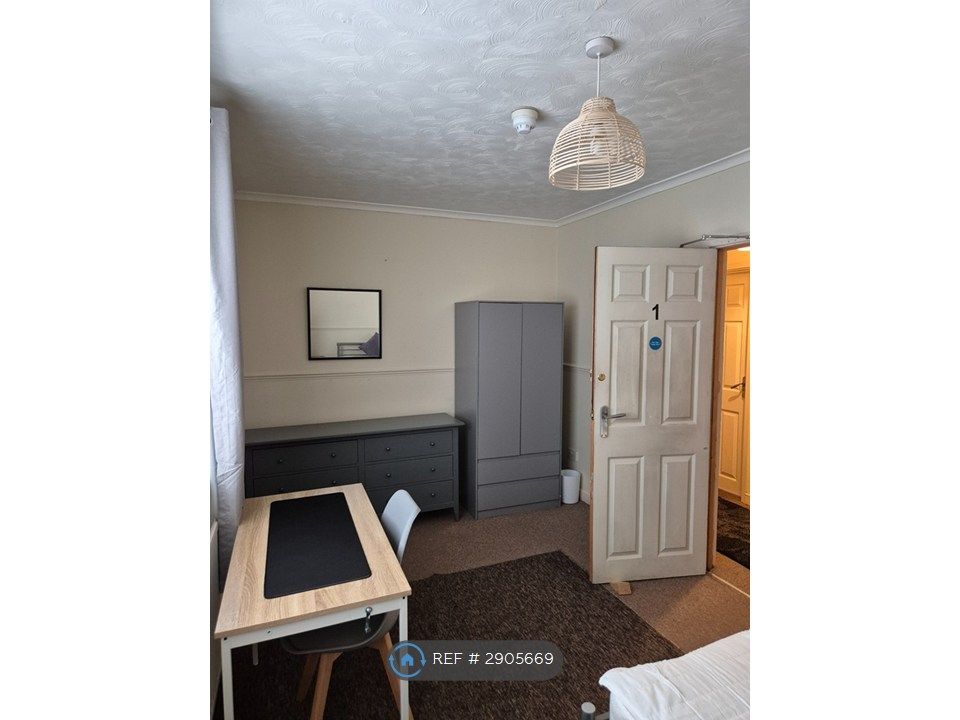 Additional image 11 of 6 bed semi-detached house to rentLaburnum Close, Cambridge CB4