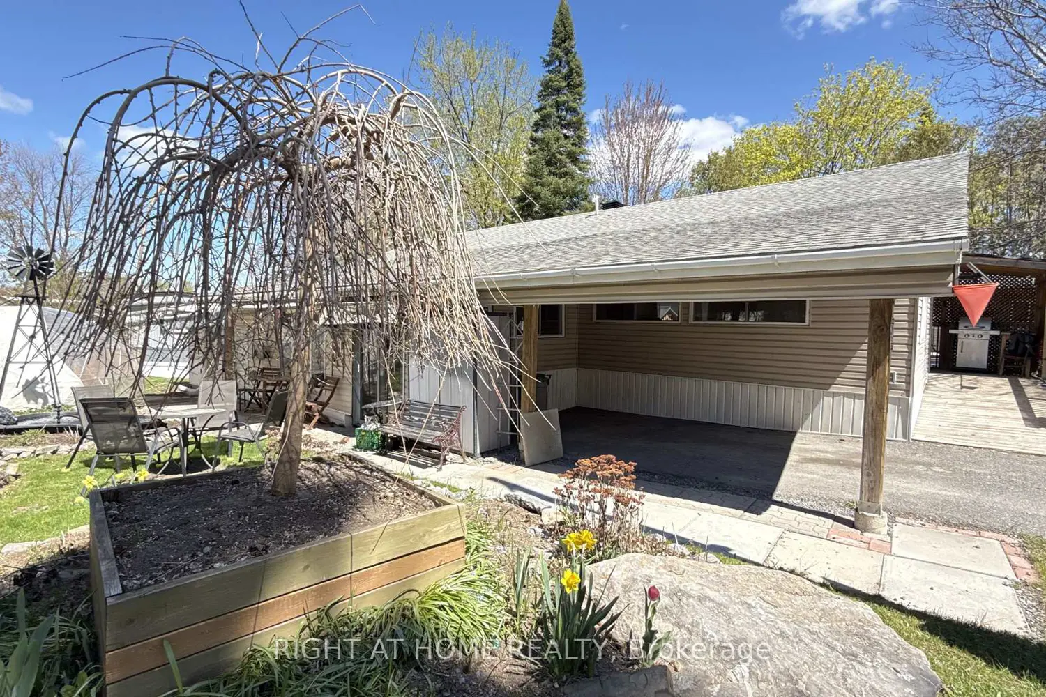 6 Rowan Road photo 2