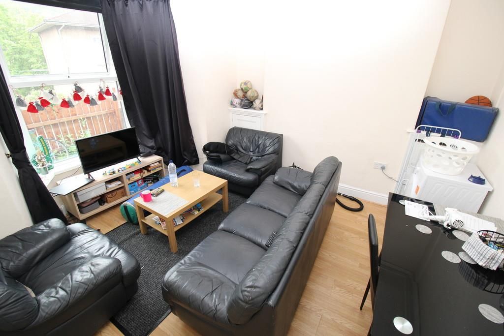 Room to rentWood Road, Pontypridd CF37