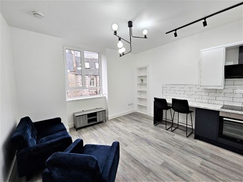 Raeburn Place, City Centre, Aberdeen AB25